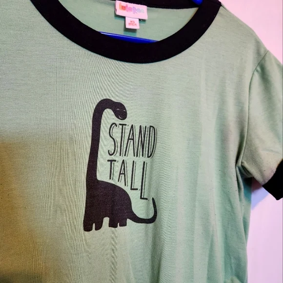 LulaRoe tshirt - Picture 2 of 2